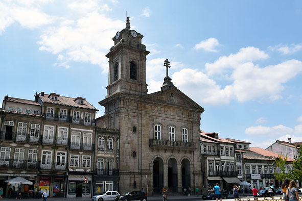 BasilicaDeSaoPedro,Guimaraes.jpg